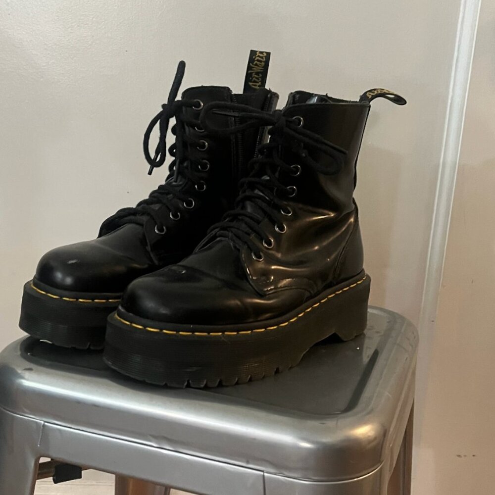 Dr. Martens Jadon Platform size 5